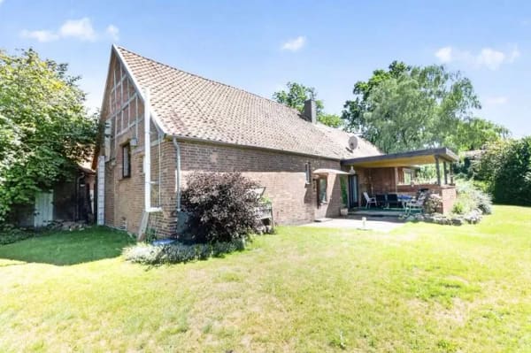 Immobilie in Wrestedt - HISTORISCHER LANDSITZ FÜR HAUSTIER- UND PFERDELIEBHABER IN FELDRANDLAGE MIT EIGENER KOPPEL - Bild 0
