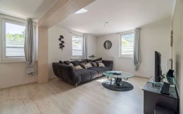 Immobilie in Vöhrenbach - Großzügig, zentral und modern – 4,5-Zimmer-Wohnung im Herzen von Vöhrenbach - Bild 3
