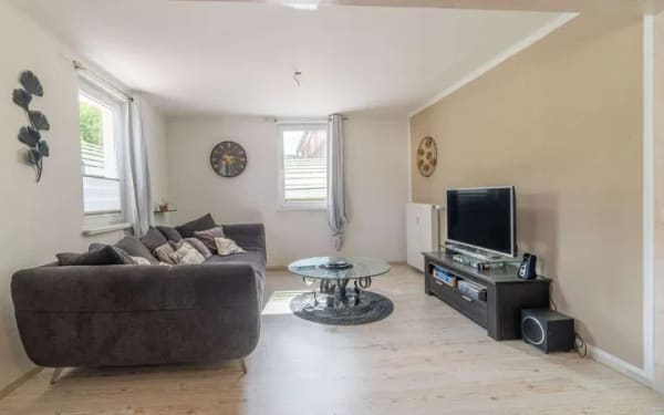 Immobilie in Vöhrenbach - Großzügig, zentral und modern – 4,5-Zimmer-Wohnung im Herzen von Vöhrenbach - Bild 4