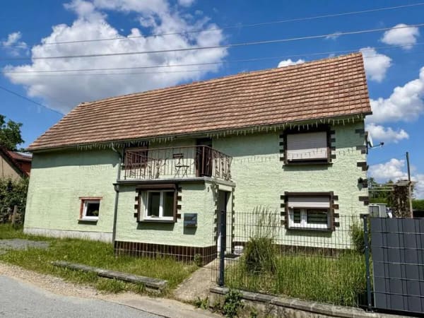 Immobilie in Löbau - Wohnhaus mit Garage - Bild 1