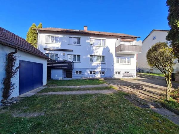 Immobilie in Hochdorf - Freistehendes Mehrfamilienhaus mit Potential und herrlichem Garten - Bild 0