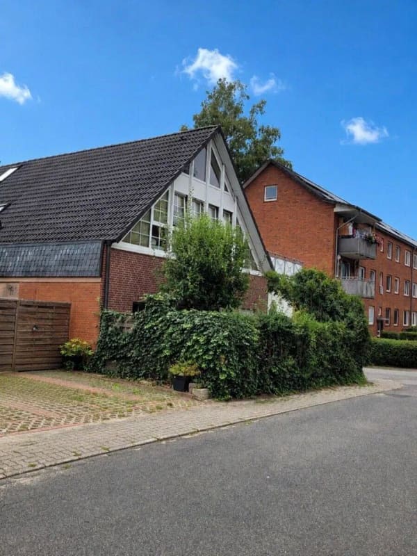 Immobilie in Geesthacht - Großzügiges Einfamilienhaus mit Dachterrasse & Garage in zentraler Lage von Geesthacht - Bild 1