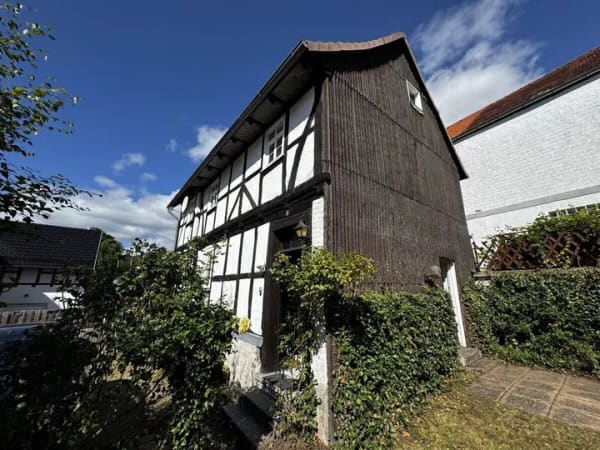 Immobilie in Meißner - Historisches Fachwerkhaus mit charmantem Landhausstil in Meißner-Germerode - Bild 1
