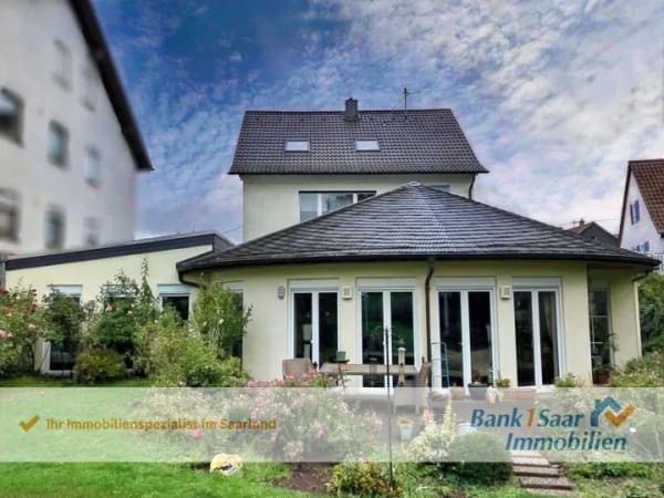 Immobilie in Illingen - Vielseitiges Mehrfamilienhaus mit tollem Anbau und großem Entwicklungspotenzial in Illingen - Bild 1