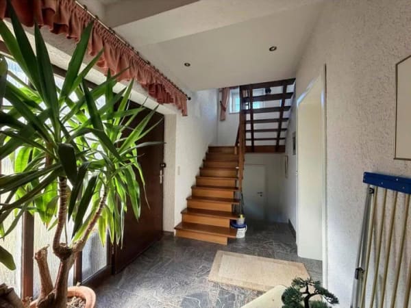 Immobilie in Illingen - Vielseitiges Mehrfamilienhaus mit tollem Anbau und großem Entwicklungspotenzial in Illingen - Bild 2