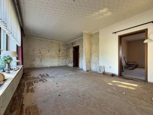 Immobilie in Illingen - Vielseitiges Mehrfamilienhaus mit tollem Anbau und großem Entwicklungspotenzial in Illingen - Bild 3