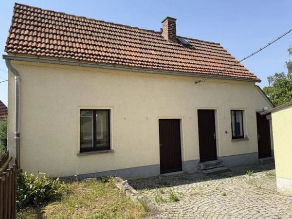 Immobilie in Schkölen - Einfamilienhaus in Traumlage mit Garage und Nebengelass - Bild 2
