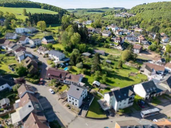 Immobilie in Eppelborn - Zweifamilienhaus im Zentrum von Eppelborn-Dirmingen - Bild 1