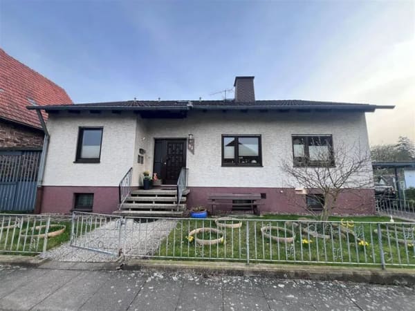 Immobilie in Lauenförde - Lauenförde - Einfamilienhaus mit Garten - Bild 0
