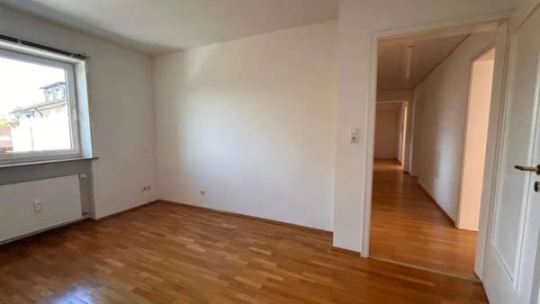 Immobilie in Bodolz - Großzügiges Wohnen in Bad Schachen - 4,5 Zimmer, Süd-West-Balkon & Garage - Bild 4