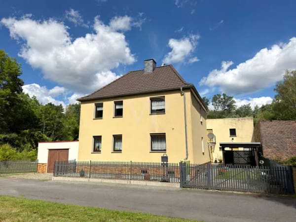 Immobilie in Lauchhammer - Einfamilienhaus in ruhiger Waldrandlage mit großem Grundstück - Bild 1