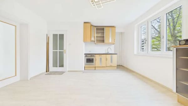 Immobilie in Augsburg - (Erbbaurecht) 6 % Sollrendite in Uninähe: Renovierte 2-Zimmer-Wohnung - Bild 0
