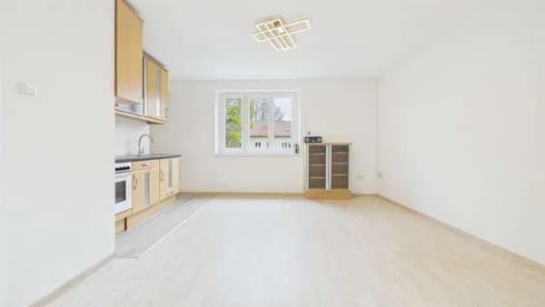 Immobilie in Augsburg - (Erbbaurecht) 6 % Sollrendite in Uninähe: Renovierte 2-Zimmer-Wohnung - Bild 1