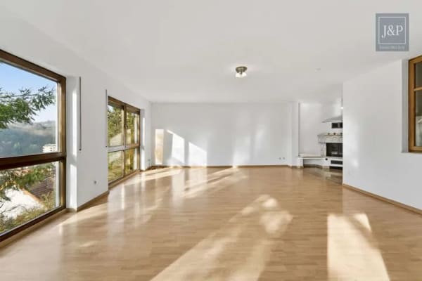 Immobilie in Eppstein - Mitten im Grünen: Großzügiges Splitlevel-Haus mit Einliegerwohnung in Eppstein - Bild 2