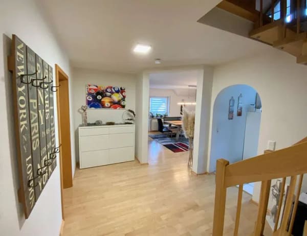 Immobilie in Kippenheim - Großzügige Maisonettewohnung mit zwei Balkonen, Klimaanlage & vielseitigem Dachstudio in Kippenheim - Bild 2