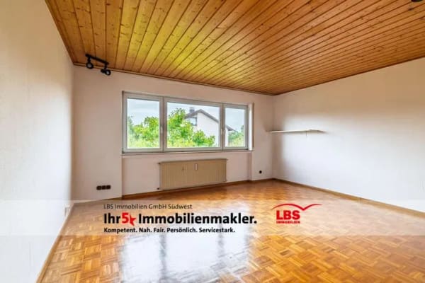 Immobilie in Emmendingen - Helle 1-Zimmer-Wohnung in ruhiger Lage mit Einbauküche und Gartennutzung !  - Bild 0