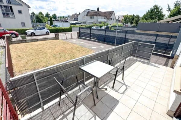 Immobilie in Ettlingen - REIHENENDHAUS MIT TERRASSE, GARTEN, HOFFLÄCHE UND GARAGE IN VERKEHRSBERUHIGTER SPIELSTRASSE - Bild 2