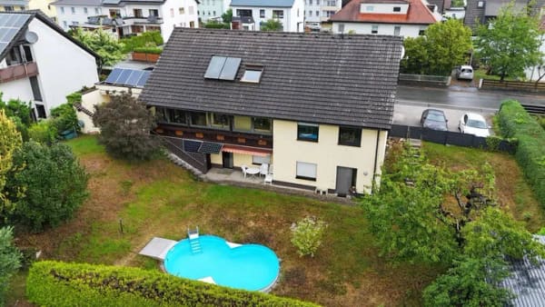 Immobilie in Mainleus - Traumhaftes Familiendomizil mit Wellness-Oase, Einliegerwohnung & Büro-/Ladenfläche in 95336 Mainleus - Bild 2