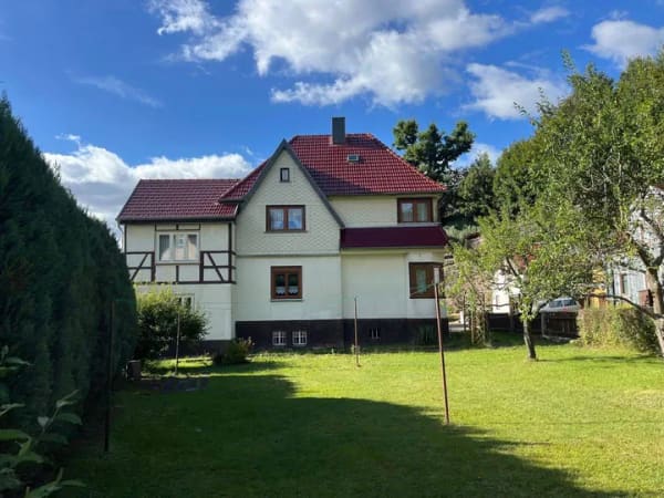 Immobilie in Tambach-Dietharz - KAUFPREISREDUZIERUNG - Charmantes Ein- oder Zweifamilienhaus in bester Ortsrandlage – Natur vor der Haustür - Bild 0