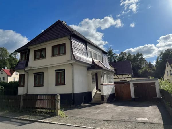 Immobilie in Tambach-Dietharz - KAUFPREISREDUZIERUNG - Charmantes Ein- oder Zweifamilienhaus in bester Ortsrandlage – Natur vor der Haustür - Bild 2