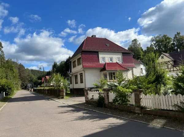 Immobilie in Tambach-Dietharz - KAUFPREISREDUZIERUNG - Charmantes Ein- oder Zweifamilienhaus in bester Ortsrandlage – Natur vor der Haustür - Bild 3