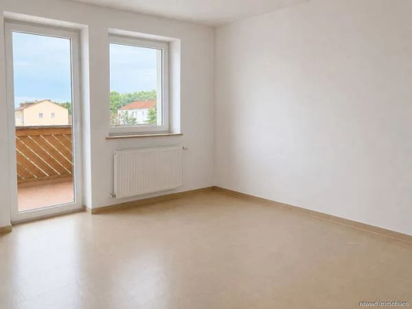 Immobilie in Burgkirchen an der Alz - Attraktives Wohnungspaket in Burgkirchen - 2- & 4-Zimmer-Wohnung mit Balkon, Aufzug & 3 Stellplätzen - Bild 0
