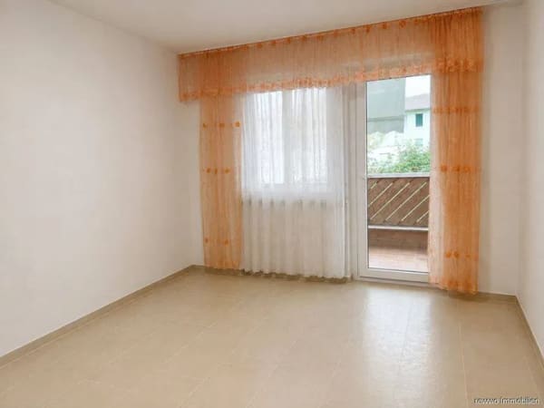 Immobilie in Burgkirchen an der Alz - Attraktives Wohnungspaket in Burgkirchen - 2- & 4-Zimmer-Wohnung mit Balkon, Aufzug & 3 Stellplätzen - Bild 1