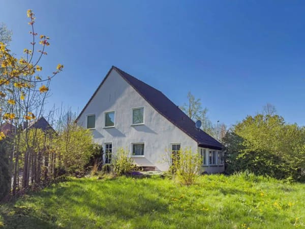 Immobilie in Willebadessen - Familienfreundliches Wohnhaus in Löwen mit Garten, Terrasse und Wintergarten - Bild 0