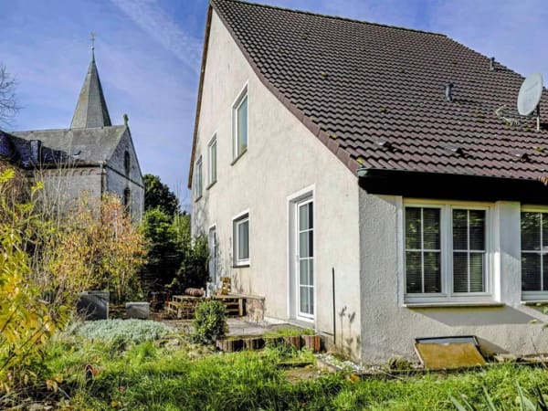 Immobilie in Willebadessen - Familienfreundliches Wohnhaus in Löwen mit Garten, Terrasse und Wintergarten - Bild 2