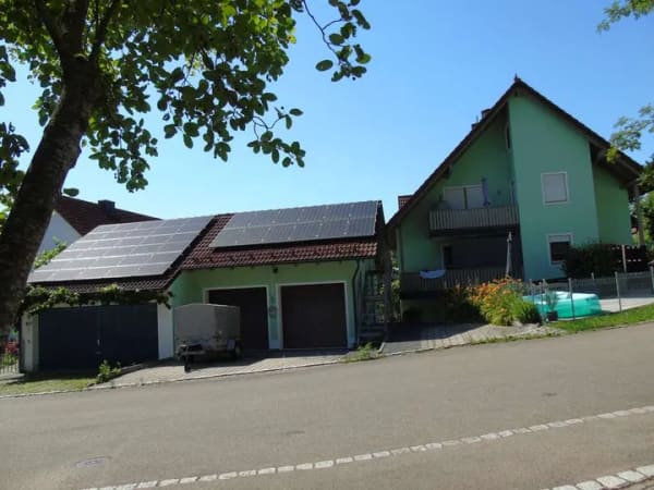 Immobilie in Burgheim - In ruhiger Lage moderniesierte Souterrain-Wohnung mit Terrasse, Garten und Stellplatz - Bild 1