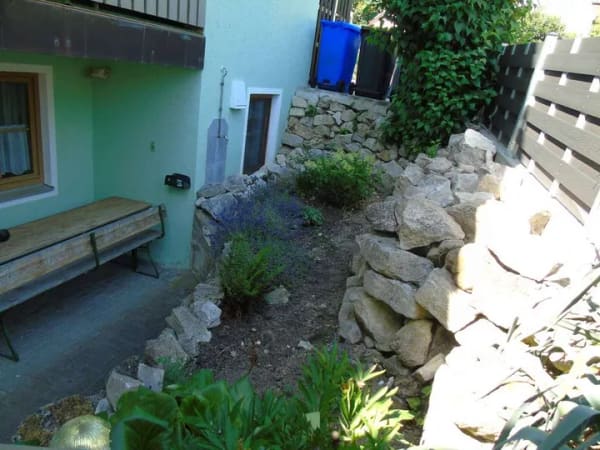 Immobilie in Burgheim - In ruhiger Lage moderniesierte Souterrain-Wohnung mit Terrasse, Garten und Stellplatz - Bild 3