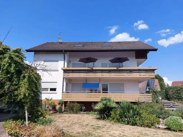 Immobilie in Breisach am Rhein - Mehrfamilienhaus mit großem Grundstück in Oberrimsingen - Bild 0