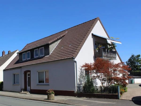 Immobilie in Hilgermissen - Ein Grundstück mit zwei Immobilien. Sechs  - Parteienhaus mit separatem  Bungalow. - Bild 0