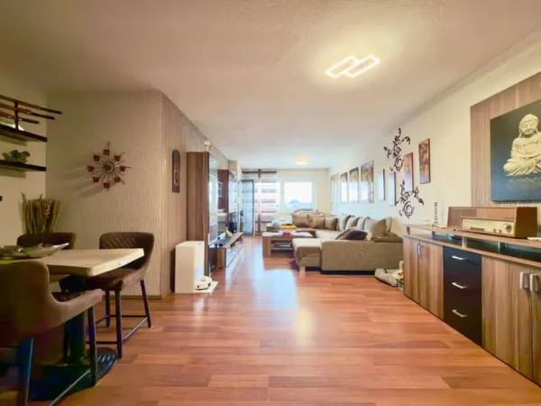 Immobilie in Lingen (Ems) - Modernisiert & bezugsfrei: Großzügige 2-Zimmer-Wohnung mit Loggia - Bild 2