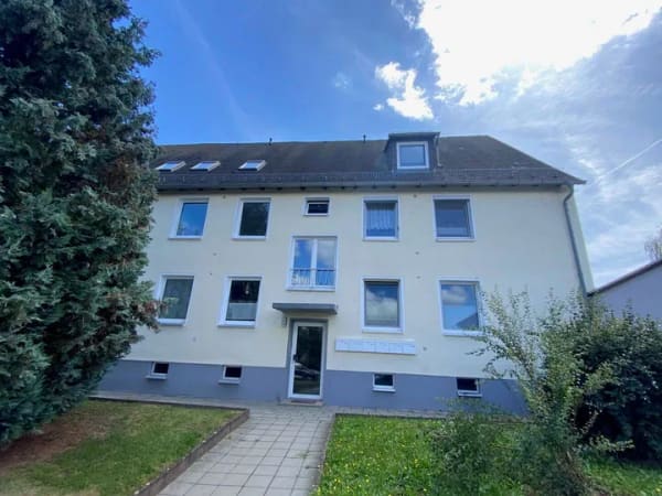 Immobilie in Pöhl - Charmante Eigentumswohnung in Pöhl-Christgrün – 70 m², Terrasse & bezugsfrei für 49.000 € - Bild 1