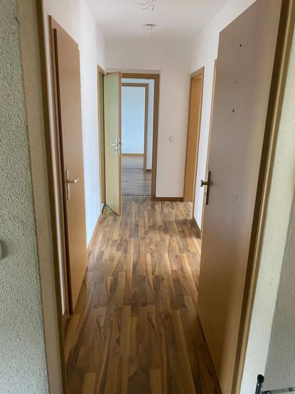 Immobilie in Pöhl - Charmante Eigentumswohnung in Pöhl-Christgrün – 70 m², Terrasse & bezugsfrei für 49.000 € - Bild 3