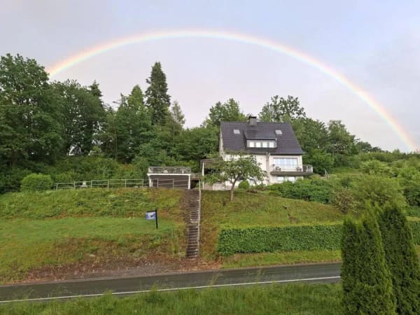 Immobilie in Eslohe - Charmantes Haus mit vielseitigem Nutzungspotential in herrlicher Lage - Bild 1