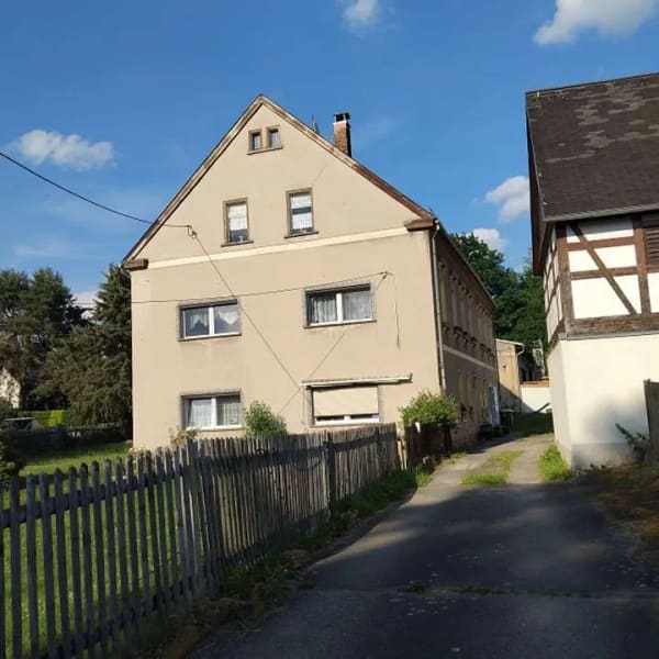 Immobilie in Werdau - Bauernhaus mit viel Platz und Scheunengebäude - Bild 1