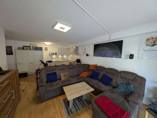 Immobilie in Böblingen - Vermietete 2-Zimmer-Wohnung mit großer Südterrasse und TG-Stellplatz, perfekt zentral gelegen - Bild 3