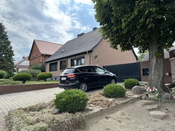 Immobilie in Schwedt/Oder - Liebevoll gestaltete Hofstelle mit EFH und großzügigem Nebengelass im Schwedter Ortsteil Kunow - Bild 1