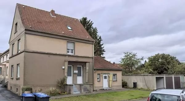 Immobilie in Ahlen - Zweifamilienhaus mit zwei Wohneinheiten, 3 Garagen und großem Nutzungspotenzial in Ahlen - Bild 0