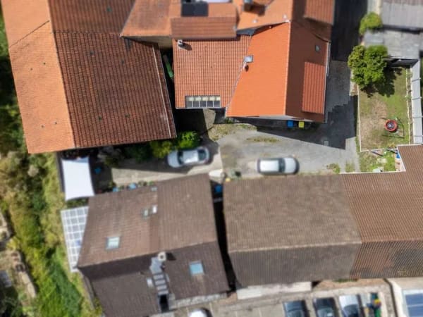 Immobilie in Aglasterhausen - Saniert bis ins Detail: Doppelhaushälfte mit zwei Scheunen und Ausbaupotenzial in Aglasterhausen - Bild 1