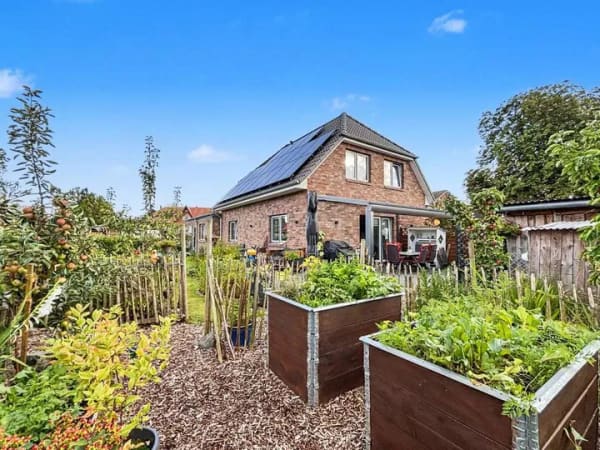 Immobilie in Loose - Neuwertiges Einfamilienhaus mit Einliegerwohnung und Traumgarten in Loose - Bild 2
