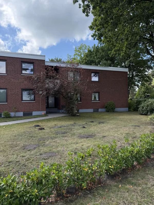 Immobilie in Tornesch - Stilvolle 2,5 Zimmer-Eigentumswohnung mit Balkon, Stellplatz und großem Kellerraum in 25436 Tornesch - Bild 2
