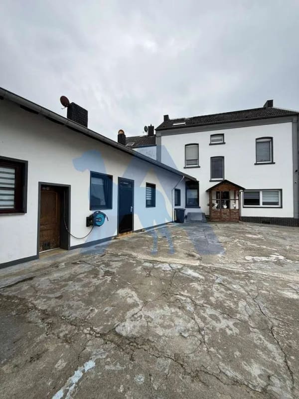 Immobilie in Kreuzau - Vorvermarktung Haus mit 8 Schlafzimmern,  grossem Hof und Garten - Bild 1