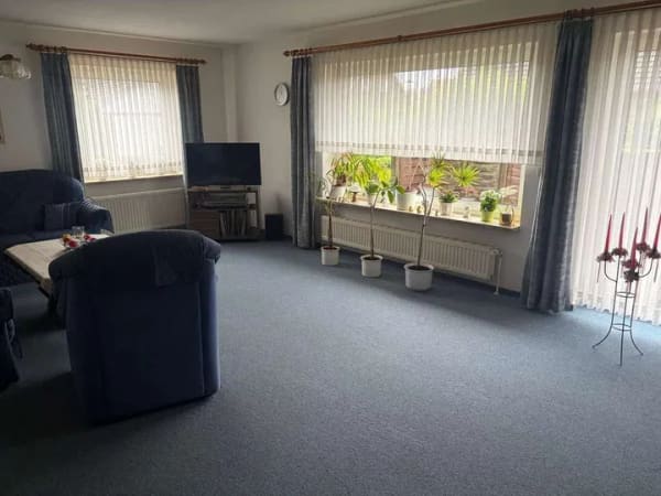 Immobilie in Jevenstedt - Ihre neue Kapitalanlage: Vermietetes Zweifamilienhaus mit je 4 Zimmern, Küche, Bad und Garage - Bild 3
