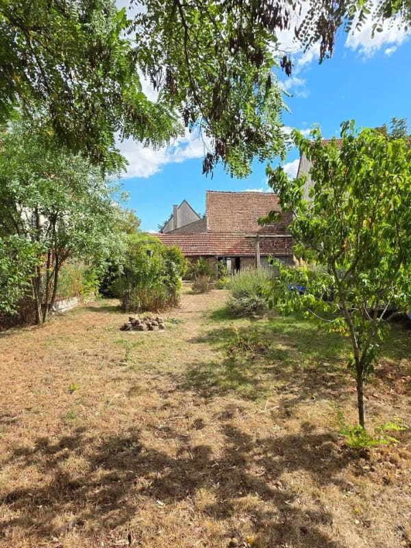 Immobilie in Freisbach - Vielseitige Immobilie mit Haupthaus, Nebenhaus, Anbau, Scheune & großzügigem Garten - Bild 0
