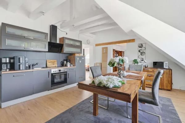 Immobilie in Rheinbach - Solides Investment in Merzbach! Modernisiertes Gebäudeensemble mit 3 Wohneinheiten und Ladenlokal - Bild 3