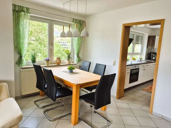 Immobilie in Mulfingen - Helle und ruhige 3-Zimmer Wohnung mit Balkon und Einzelgarage mit Stellplatz - Bild 3