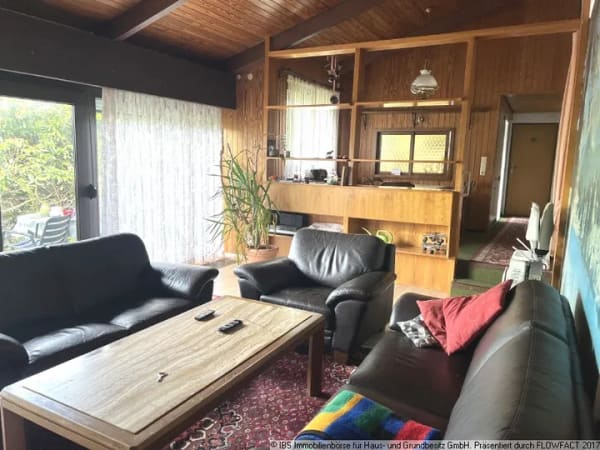 Immobilie in Blaufelden - RUHIG UND ZENTRAL: Gemütliches Einfamilienhaus mit Garten und Garage - Bild 2